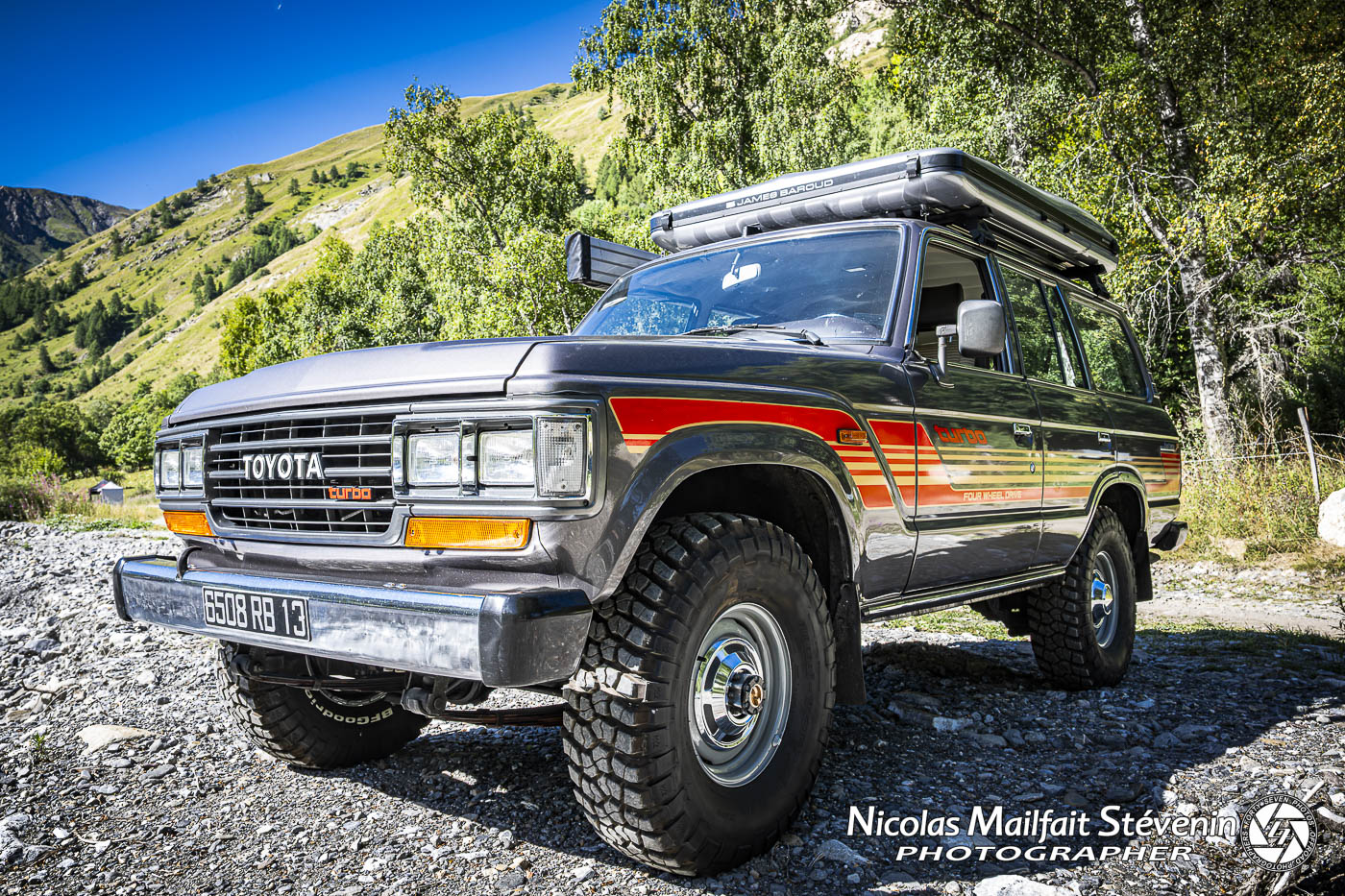 Toyota HJ 61 Land Cruiser Station Wagon Overview