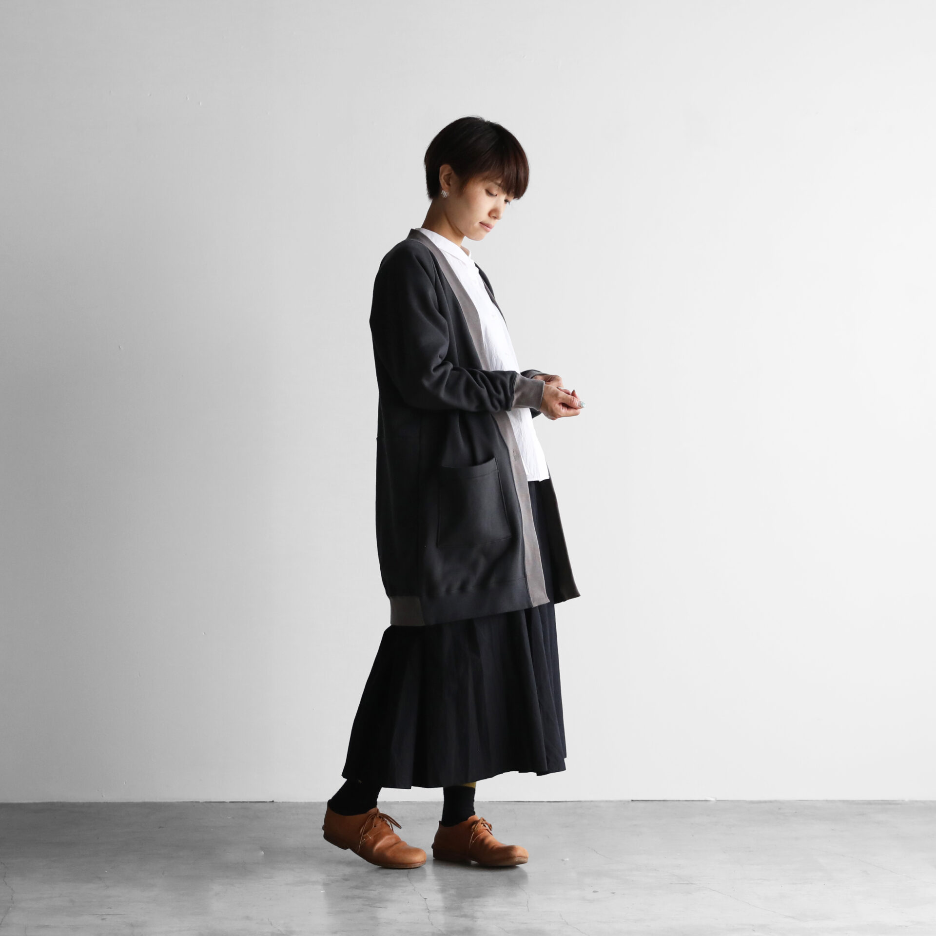 HUIS in house］SUVINスウェットロングカーディガン（ダークグレー