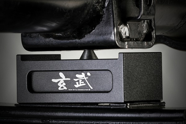 ハイエース用 ローダウンブロックキット(玄武)を販売。 カスタムパーツ