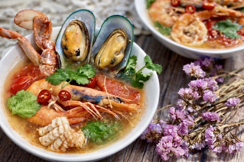 Thai Seafood Soup (Tom Yum Talay) - 3CatsFoodie