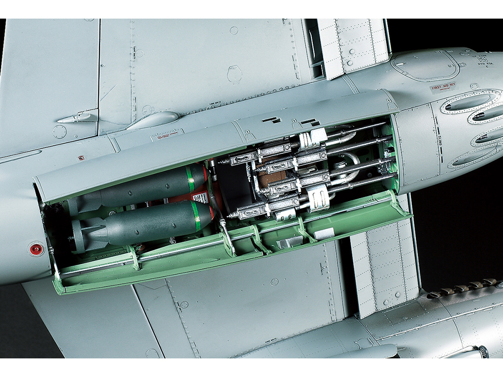 1/32 デ・ハビランド モスキート FB Mk.VI: スケールモデル｜TAMIYA