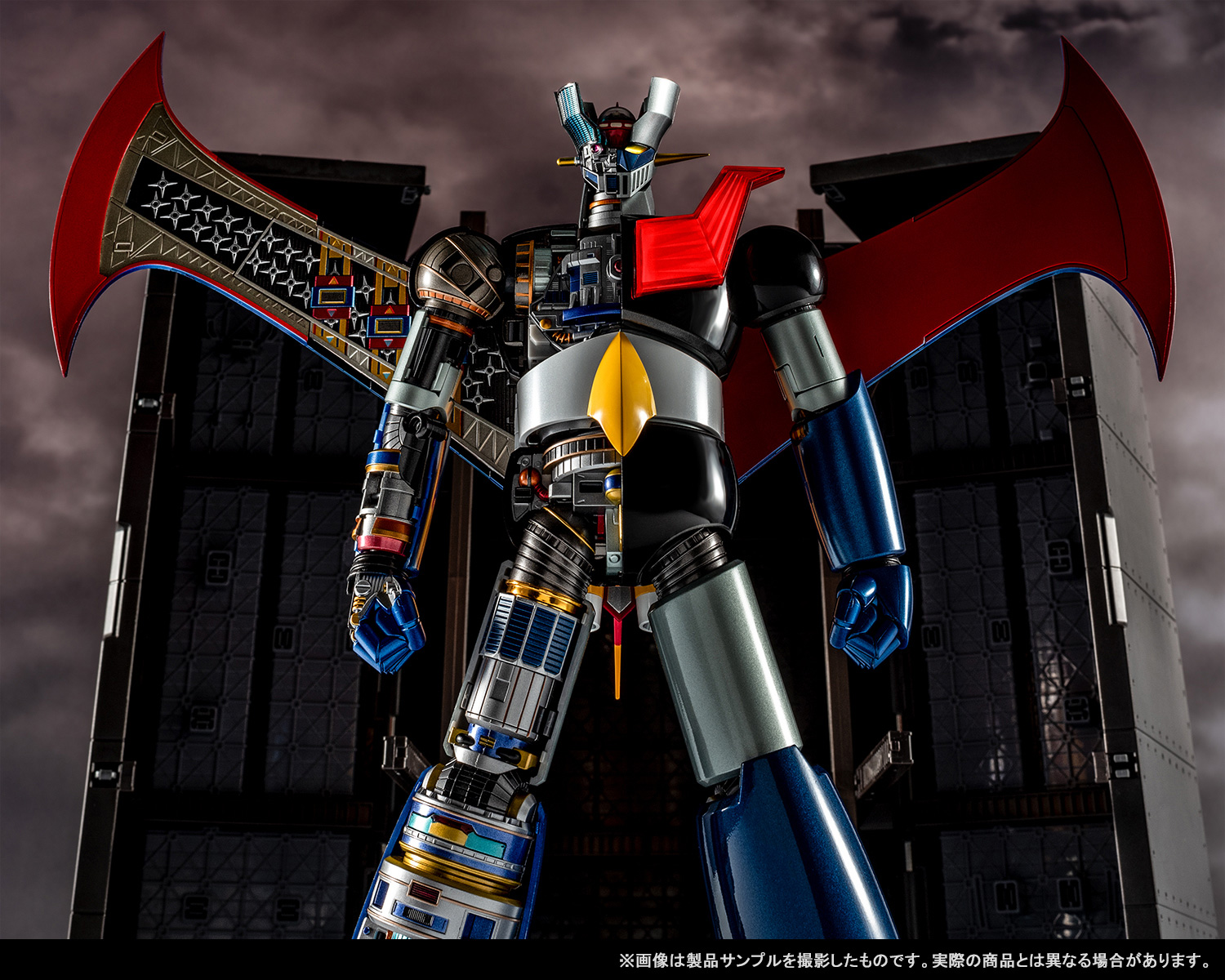 究極の「くろがねの城」が蘇る―12月29日店頭発売「DX超合金魂