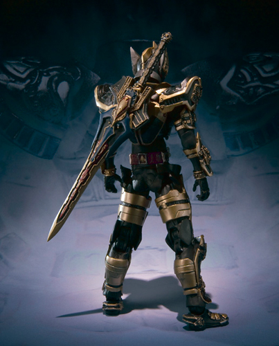 S.I.C. 極魂 仮面ライダーブレイド キングフォーム│株式会社BANDAI