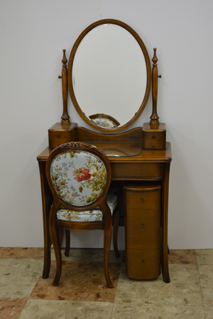 アンティークドレッサー アルバ - 鏡台・ドレッサーの専門店 大川の