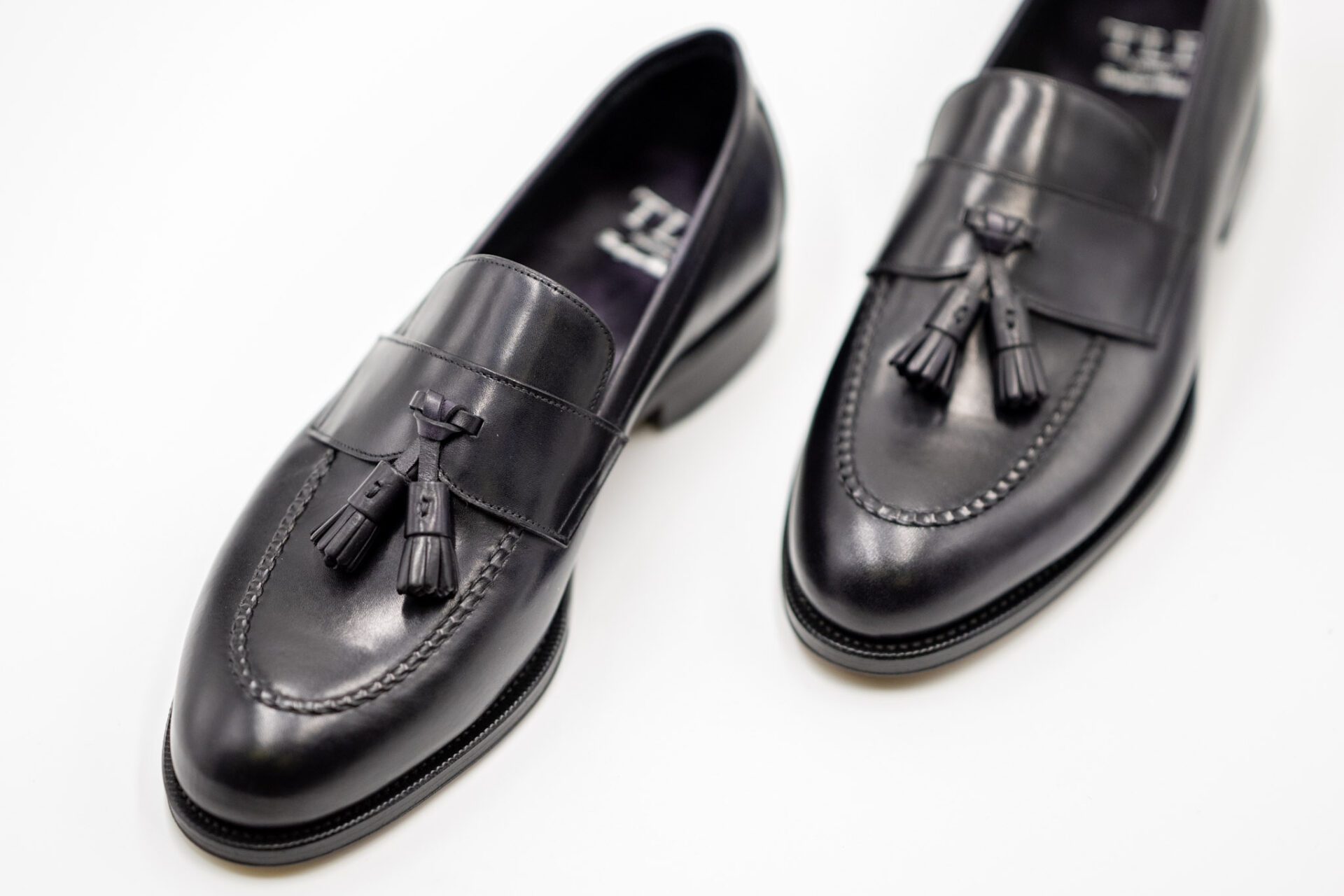 TLB Mallorca Half-Saddle Tassel Loafers Negro