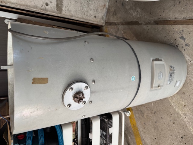 新高滝観魚園 / 【タカラ工業】みかげ調プラ池 G1100