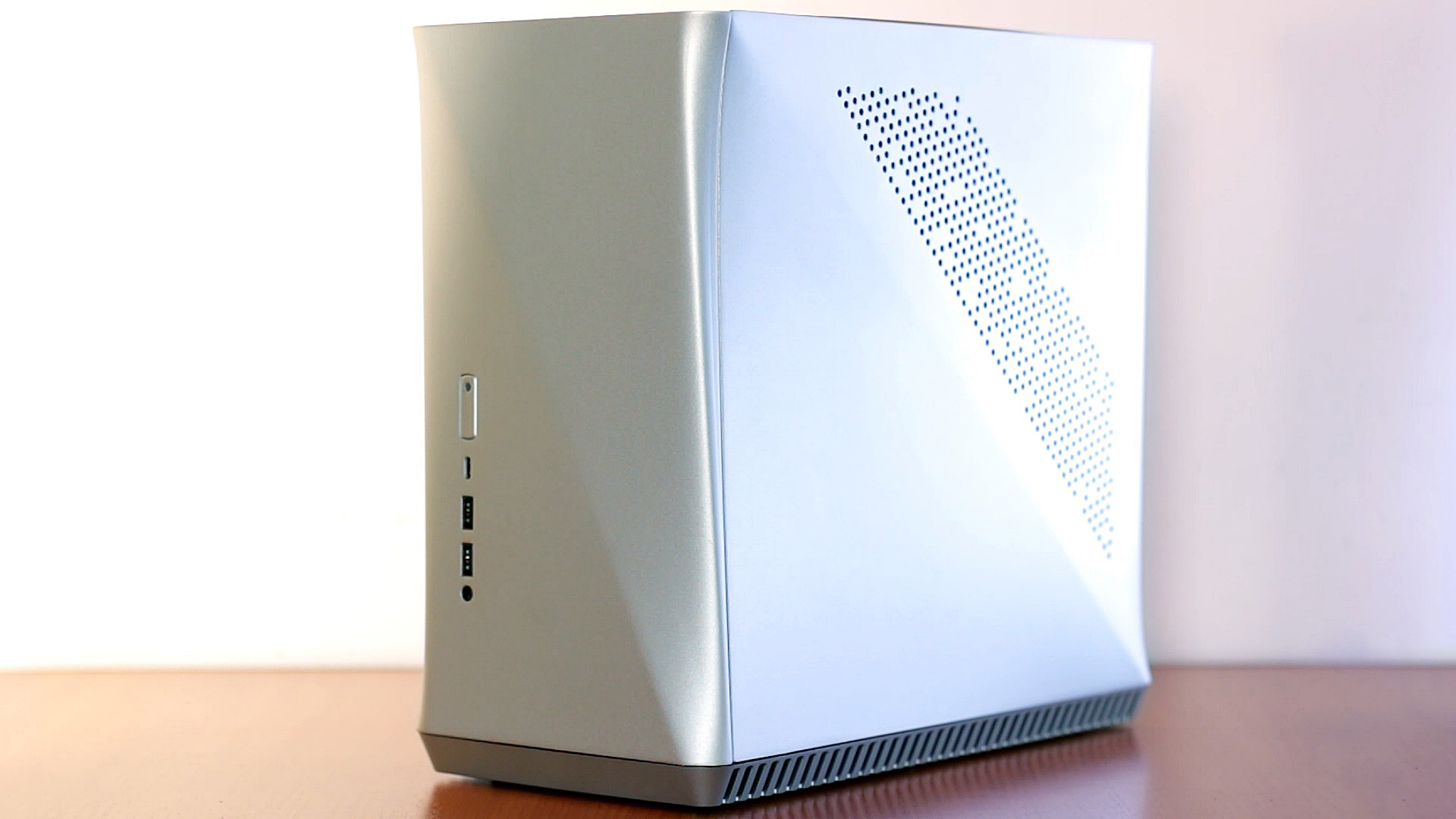 Fractal Design Era ITX - SFF Case Review