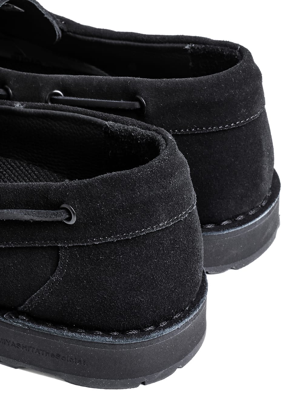 sf.0005AW25-black モカシンシューズ The Black-and-White Realism