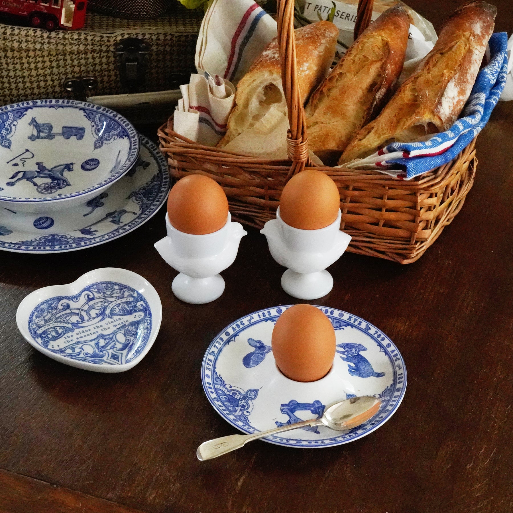 French Vintage Pair Egg Stand / フランス製ミルクガラス・エッグ