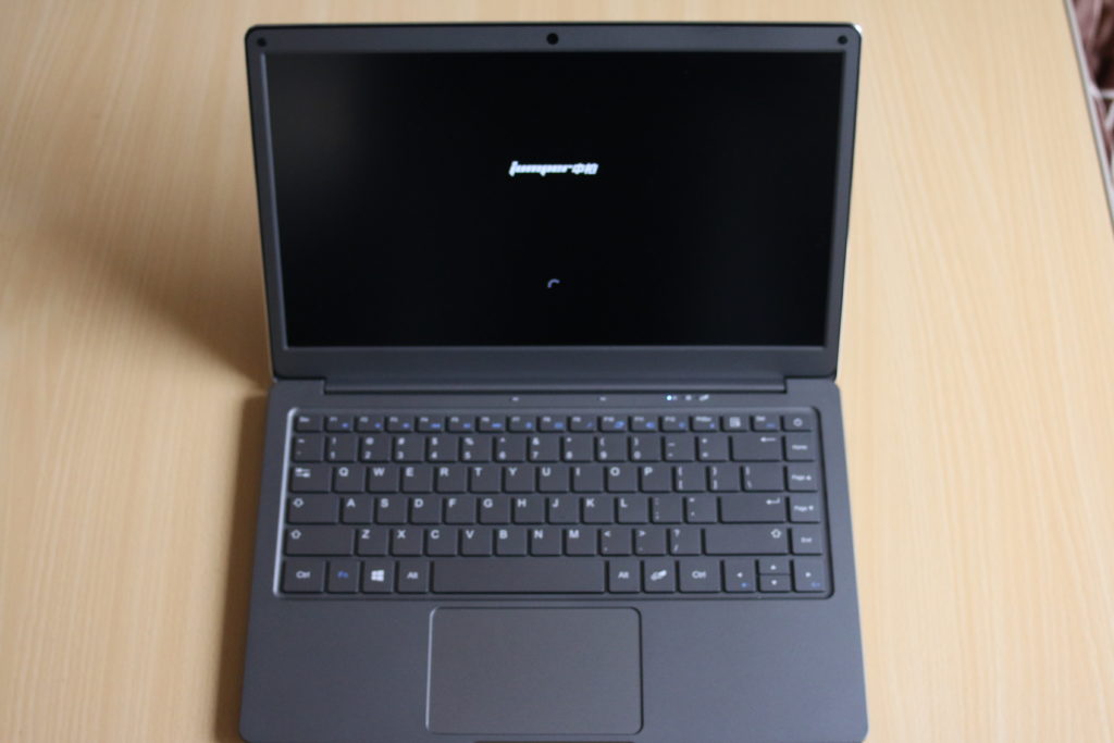 2.8万円のJumper EZbook X3を実機レビュー！IPSフルHDモニター搭載