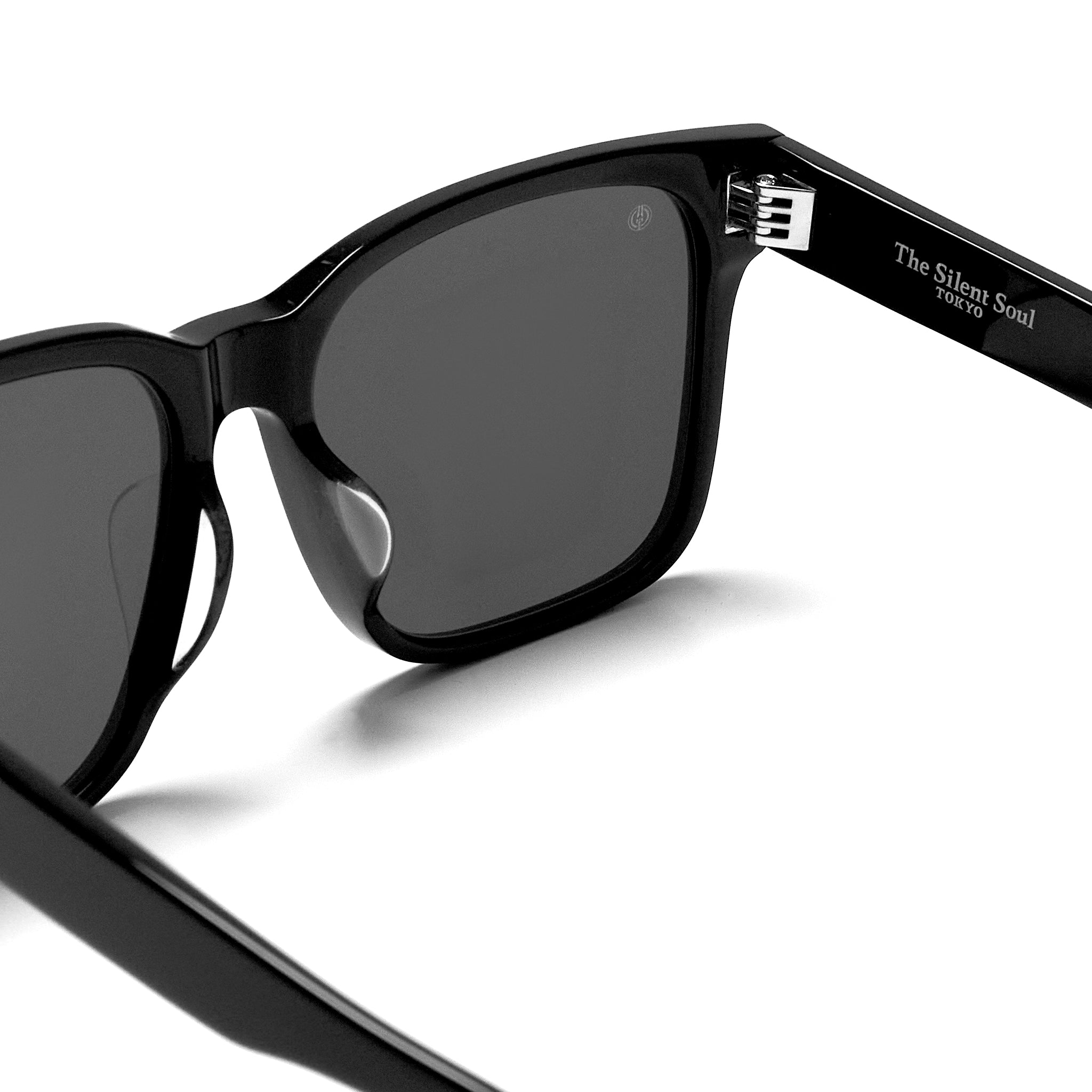 AT SQUARE 01 BLACK FRAME DARK SMOKE LENS – The Silent Soul