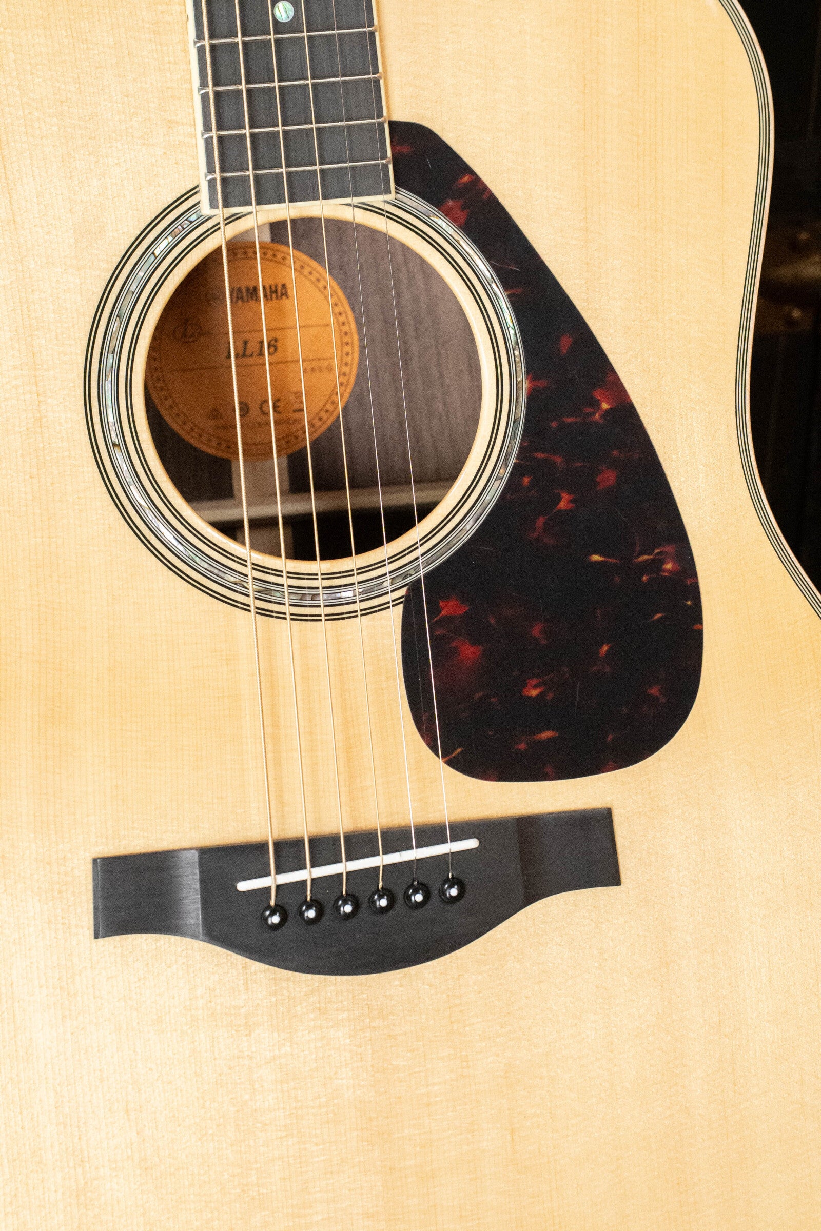 Yamaha LL16 ARE LL Series Engelmann/Rosewood Original Jumbo Acoustic G