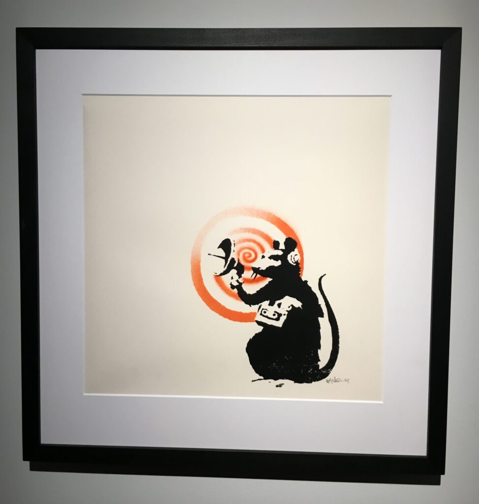 バンクシー作品「Love Rat」の意味と解説 | The Art of Banksy