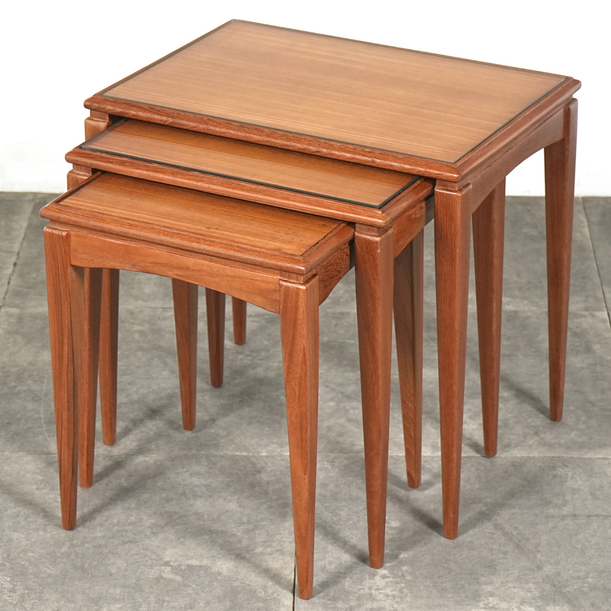 イギリスヴィンテージ ネストテーブル – TIME HYPE