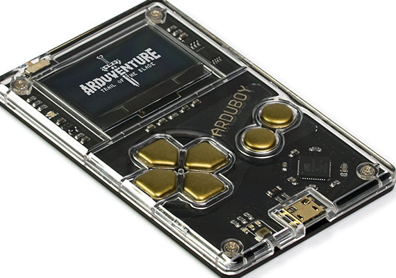 黄金に輝く限定モデル！カードサイズの8bitゲームマシン「Arduventure
