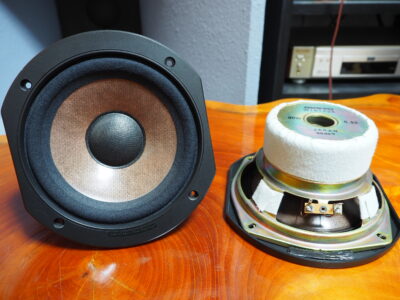 ONKYO D-202AX LTD 今までになかった手の込んだ内部の補強｜tone