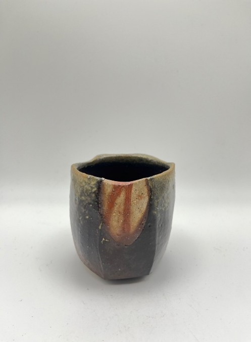 備前焼】黒備前 面取杯 作家：村井八重美