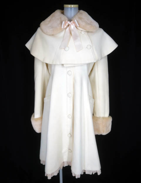 ALICE and the PIRATES / フェザーローズ刺繍のケープ付きコート