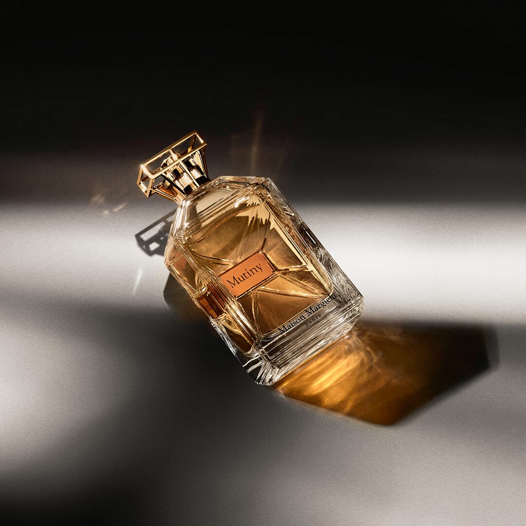 ジョン・ガリアーノが手掛けたミューティニー オードパルファン復刻