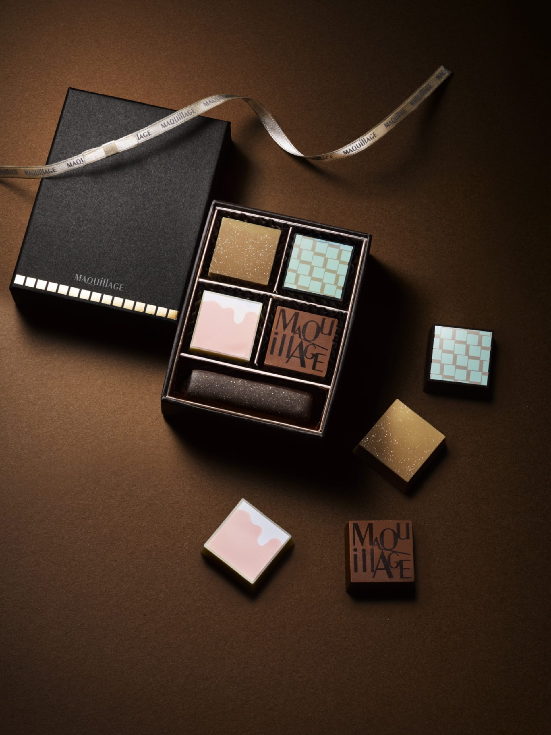 マキアージュ カスタマイズアイカラーで自分だけの運命のパレットを