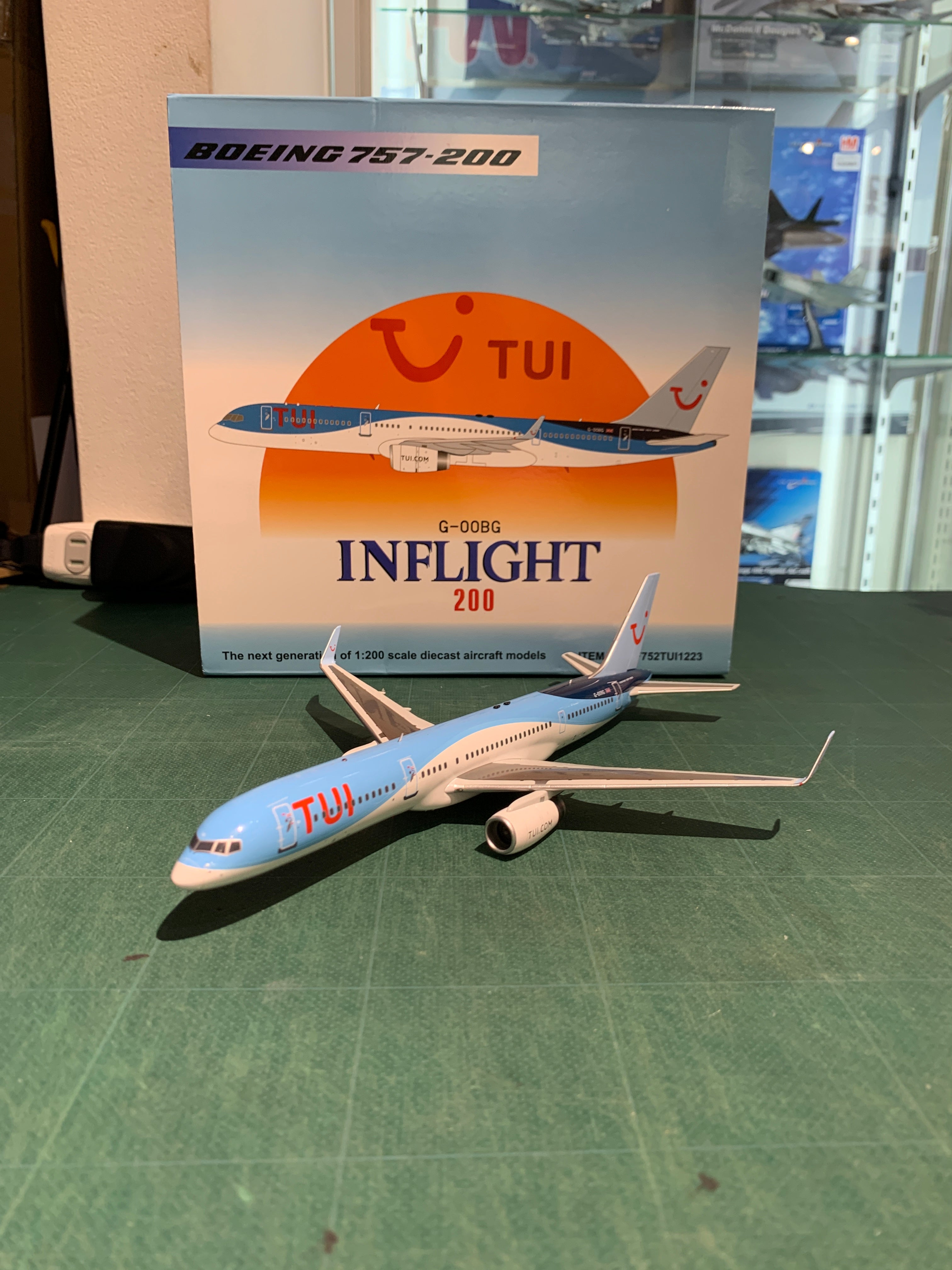 InFlight200 757-200 TUIエアウェイズ G-OOBG 1/200 [IF752TUI1223]