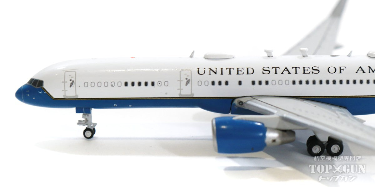 GeminiJets C-32A (757-200) アメリカ空軍 80002 1/400 [GJAFO1635]