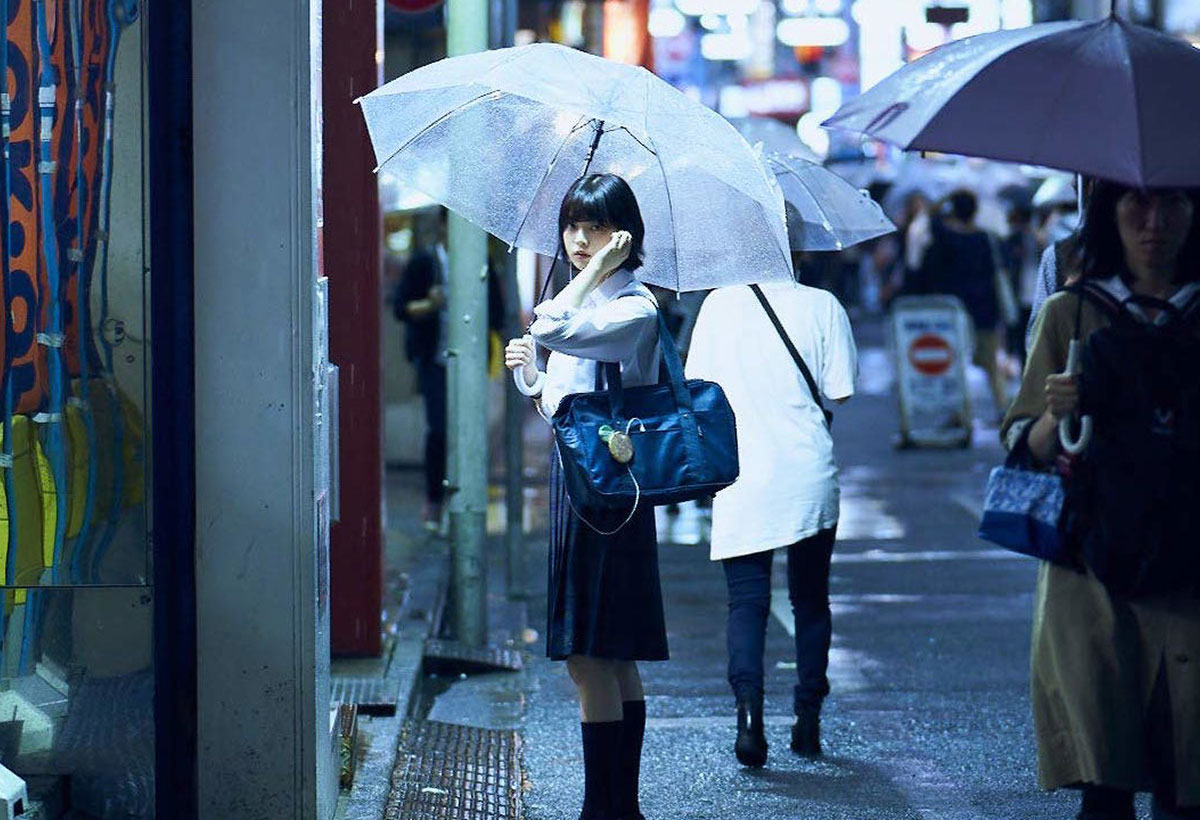 注目作品 欅坂46 ファースト写真集『21人の未完成』 | トータルアクア