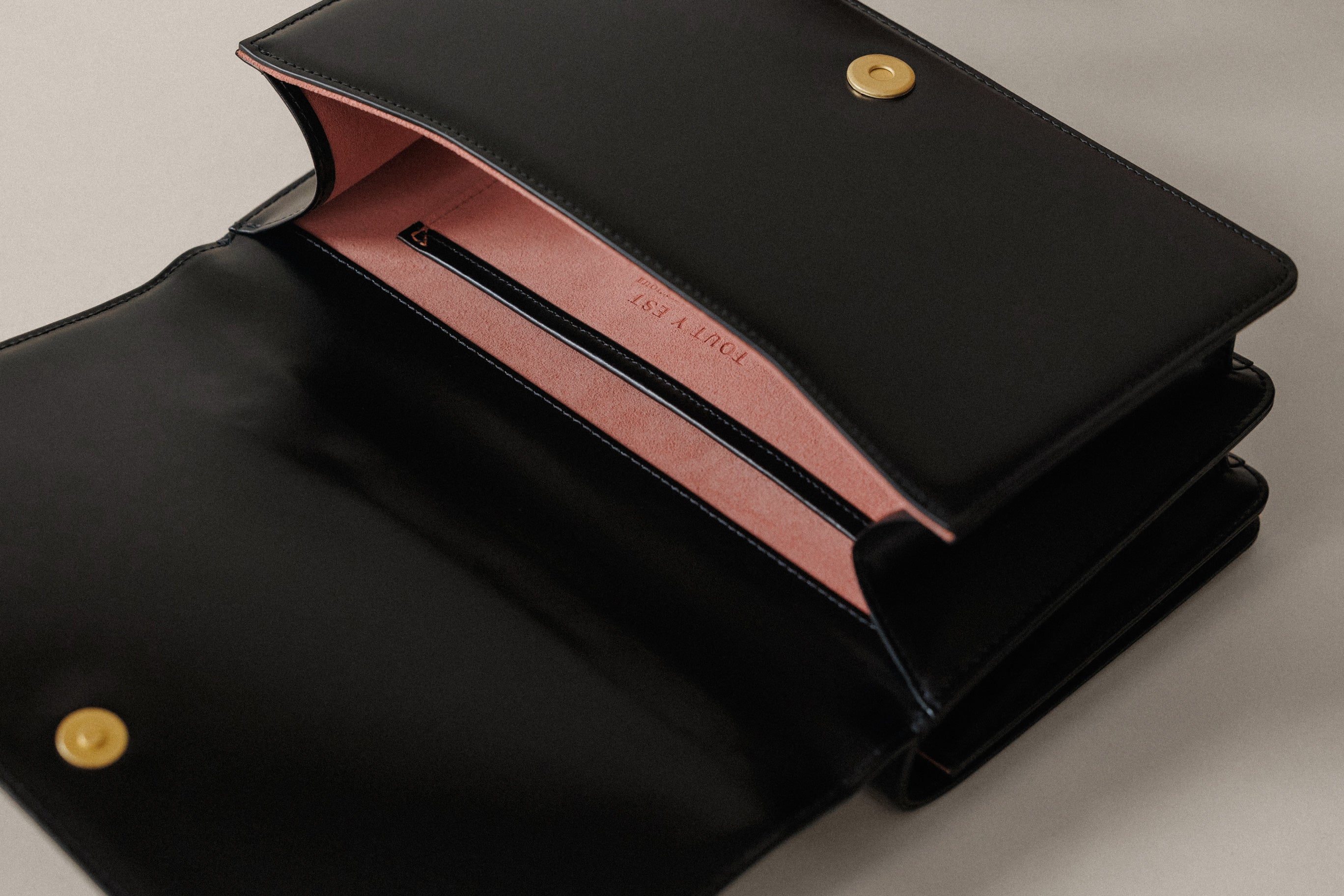 SAC PAUMELLE BLACK – TOUT Y EST JP