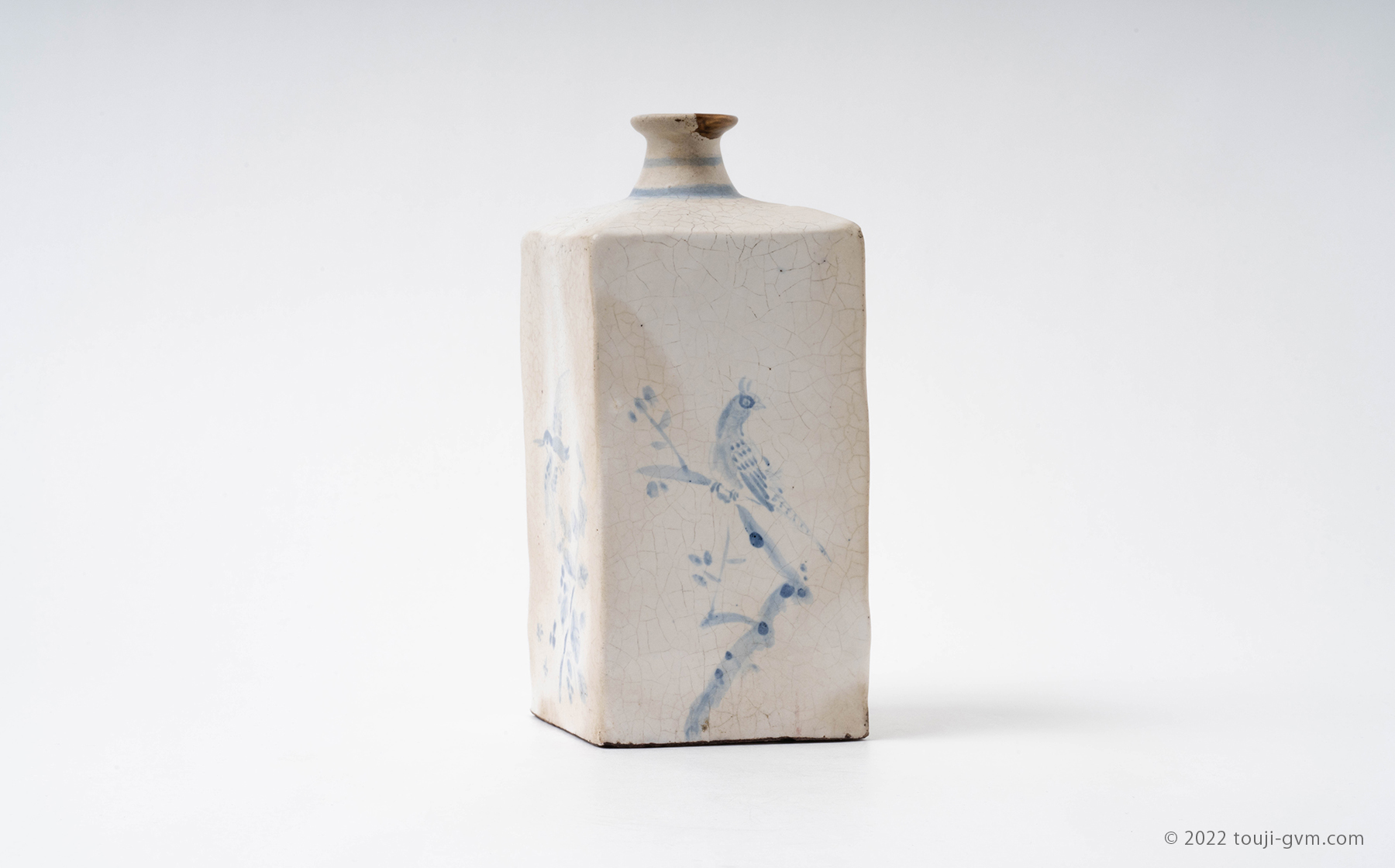 李朝分院手染付角徳利 – Bunwon Ware Bottle | 陶磁オンライン美術館ー