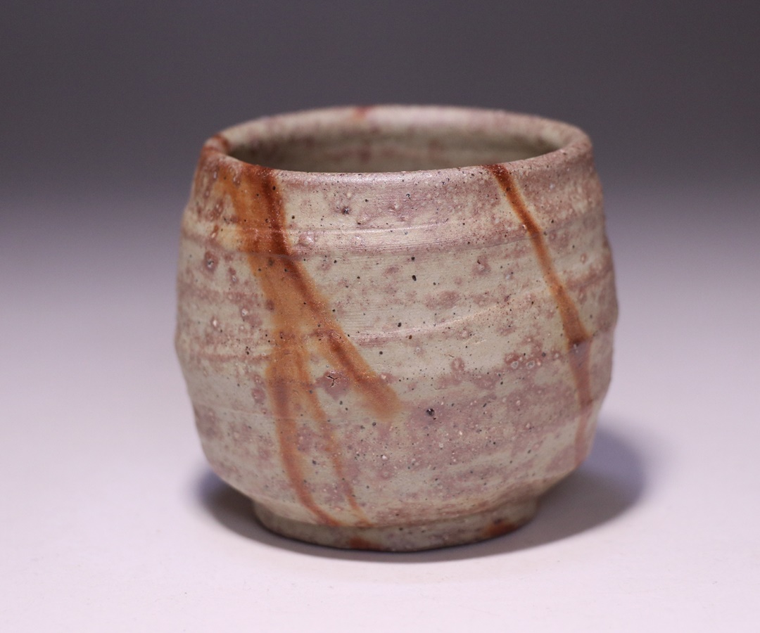 高力芳照 作 「備前火襷酒呑」 ～備前焼専門卸小売店 川口陶楽苑～