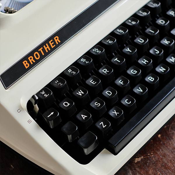 BROTHER Full Matic 33 タイプライター – zakka store towi