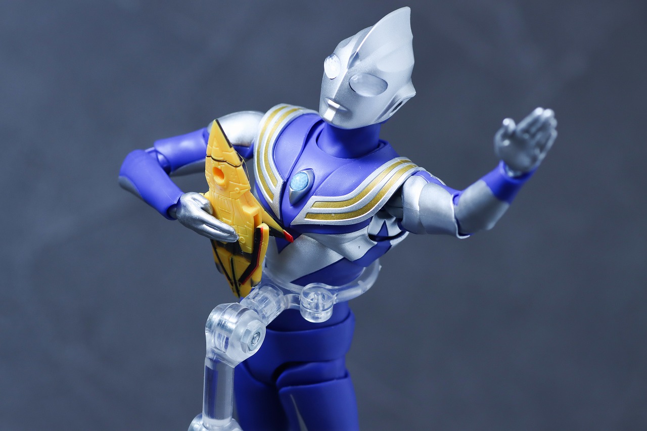 S.H.フィギュアーツ 仮面ライダークウガ マイティフォーム（『仮面