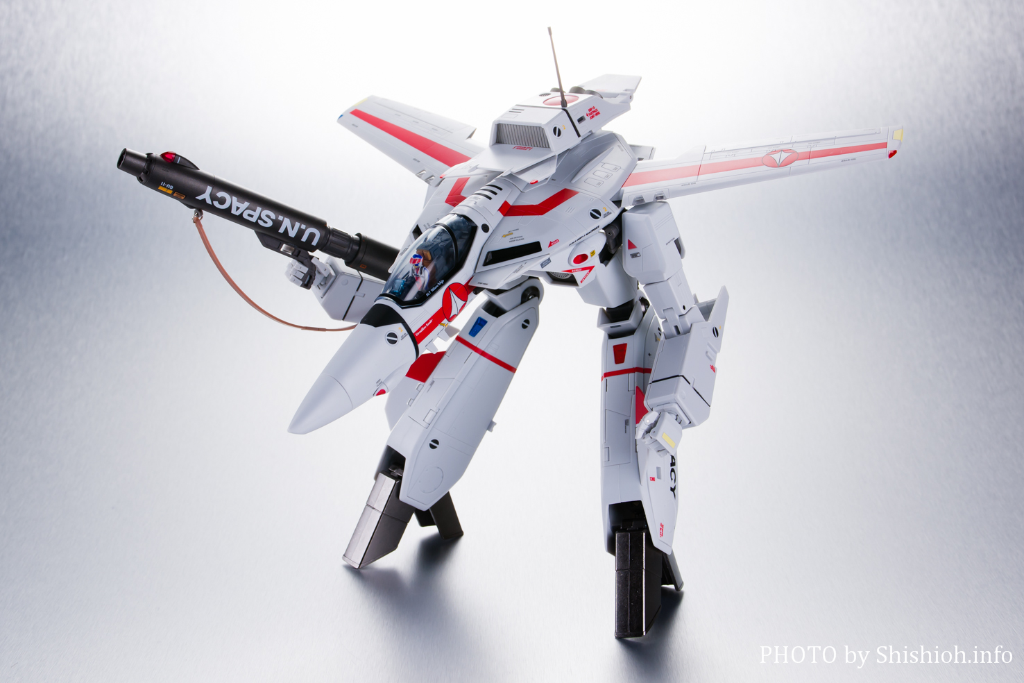 レビュー】DX超合金 初回限定版 VF-1J バルキリー（一条輝機） パート 1