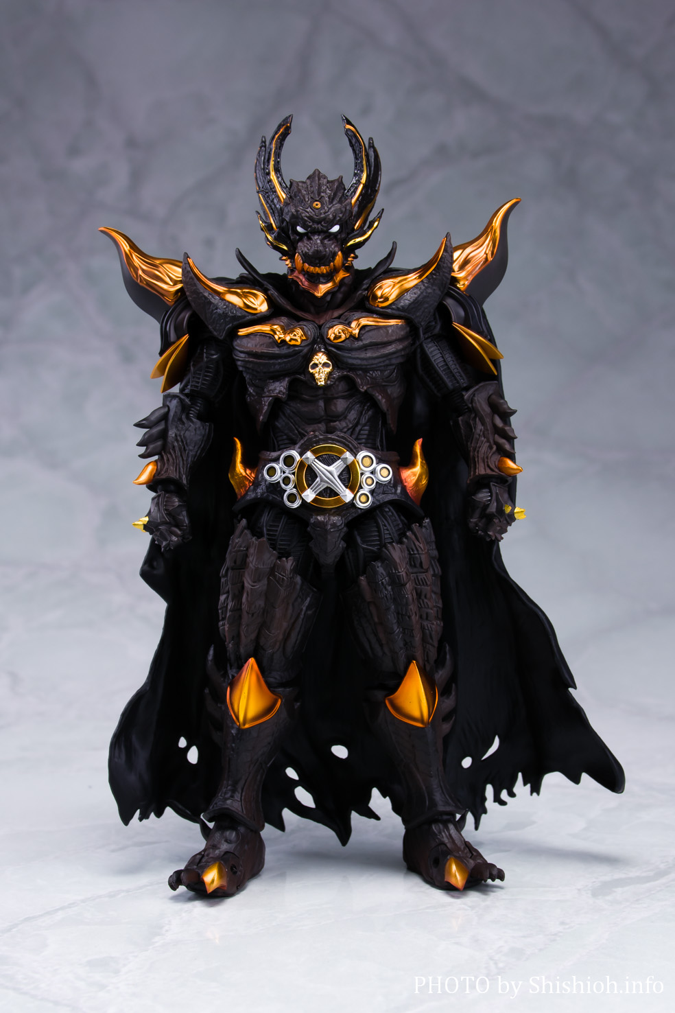 d*9様 真骨彫 暗黒騎士キバ figuarts 牙狼 フィギュアーツ S.H.