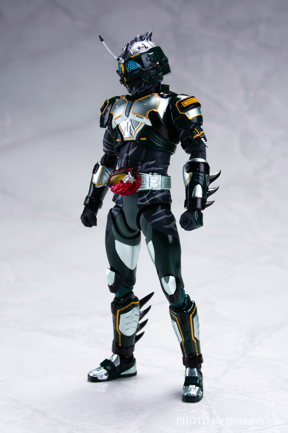 レビュー】 S.H.Figuarts 仮面ライダーアマゾンネオアルファ
