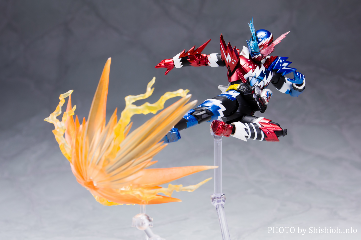 レビュー】S.H.Figuarts 仮面ライダービルド ラビットタンク