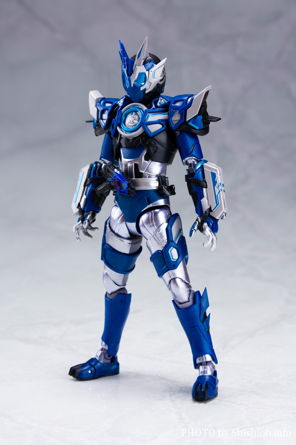 バンダイ S.H.Figuarts フィギュアーツ 仮面ライダーバルカン アサルト