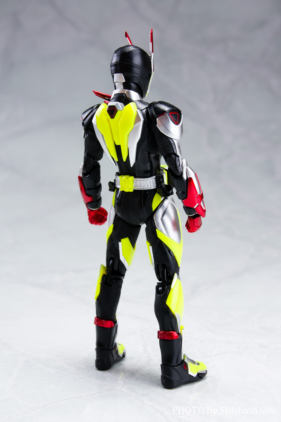 レビュー】S.H.Figuarts 仮面ライダーゼロツー (イズVer.)