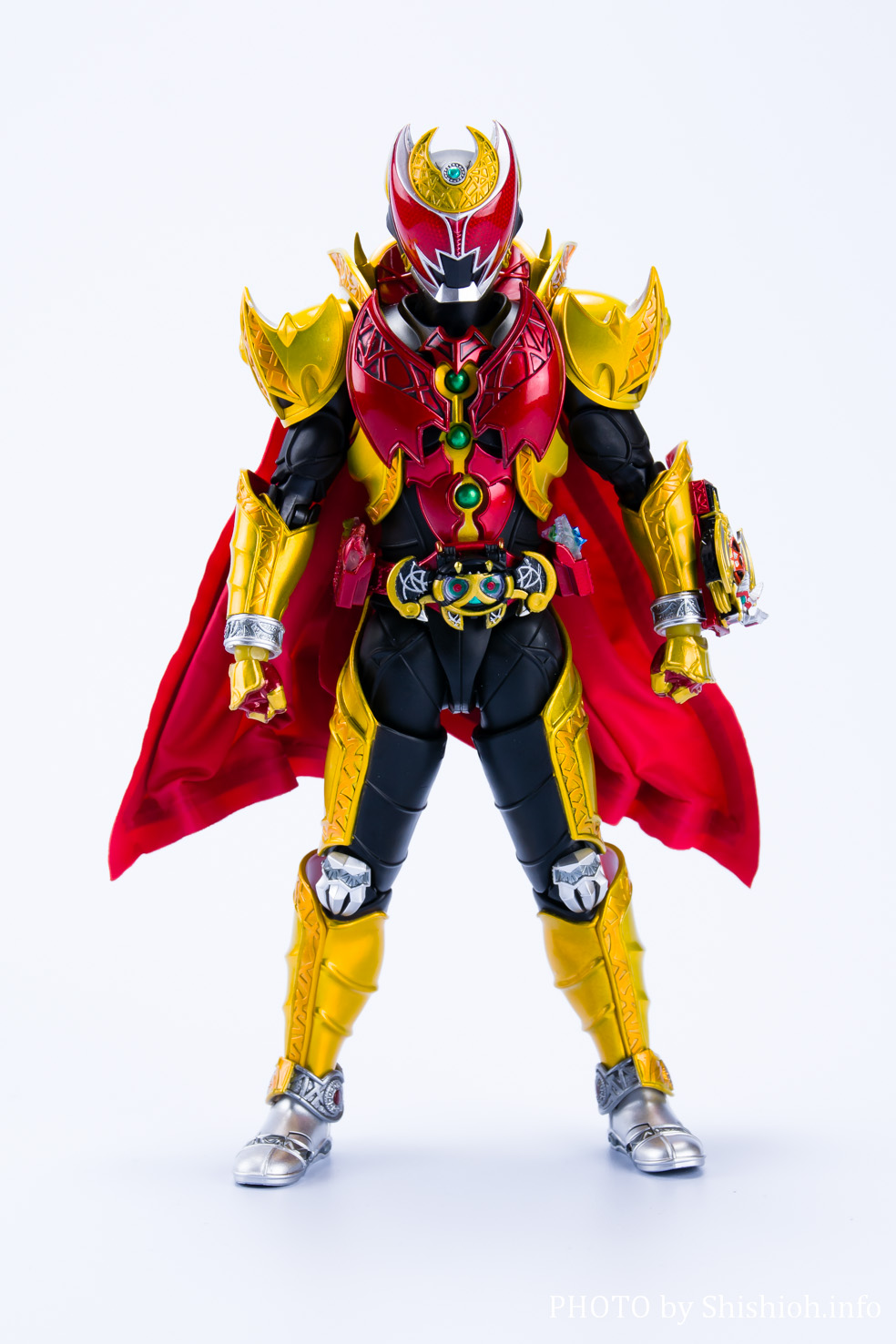 レビュー】S.H.Figuarts（真骨彫製法） 仮面ライダーキバ エンペラー