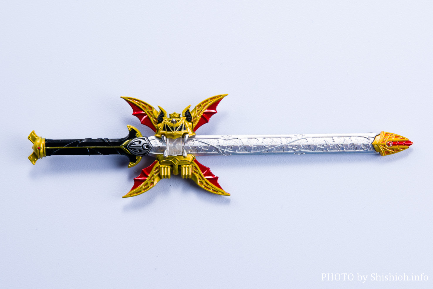 レビュー】S.H.Figuarts（真骨彫製法） 仮面ライダーキバ エンペラー