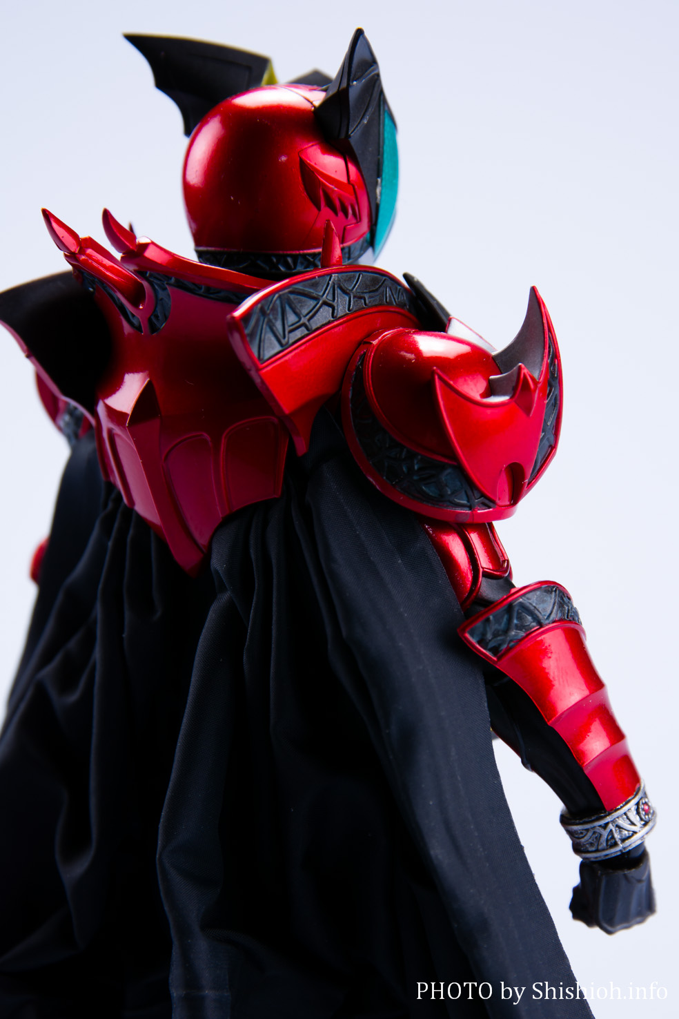 レビュー】 S.H.Figuarts（真骨彫製法） 仮面ライダーダークキバ