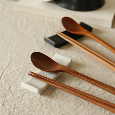 楽天市場】「ネコポス」OK！SHIRO_KURO_白黒【箸置き】四角 / おしゃれ