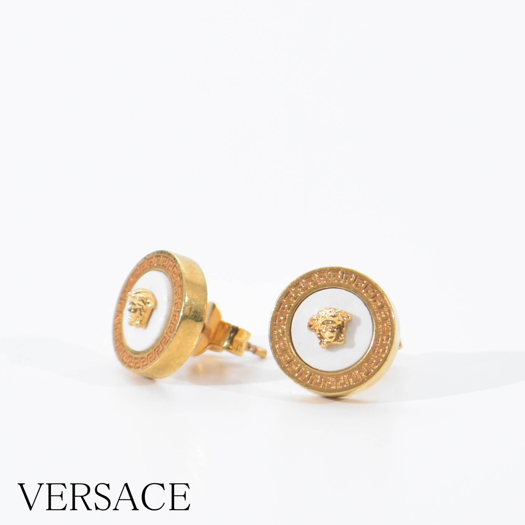 楽天市場】ヴェルサーチ ピアス ゴールド メデューサ レジン ブラック