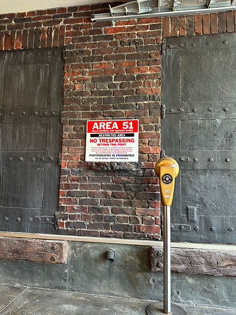 楽天市場】エリア51 警告看板 アルミサインボード （RESTRICTED AREA