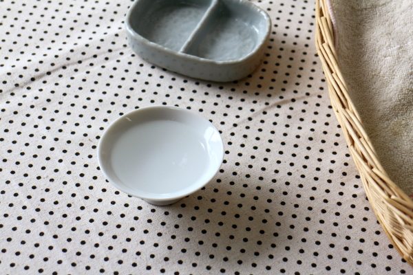 楽天市場】高台平盃深口 一日の終りにうまい一杯を 利き酒盃 白磁 盃