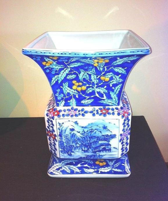 楽天市場】有田焼 華山萬右衛門窯 胴角花瓶(山水文様)【美術品】【花器