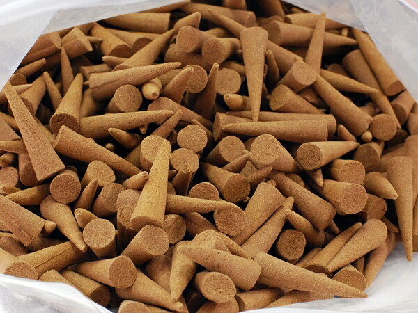 楽天市場】無添加 手作り 高級天然沈香 コーン型 ベトナム産沈香三角お