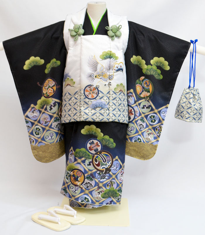 楽天市場】七五三 753 着物 3歳 男の子 被布セット 鷹柄 白/黒 絵羽柄