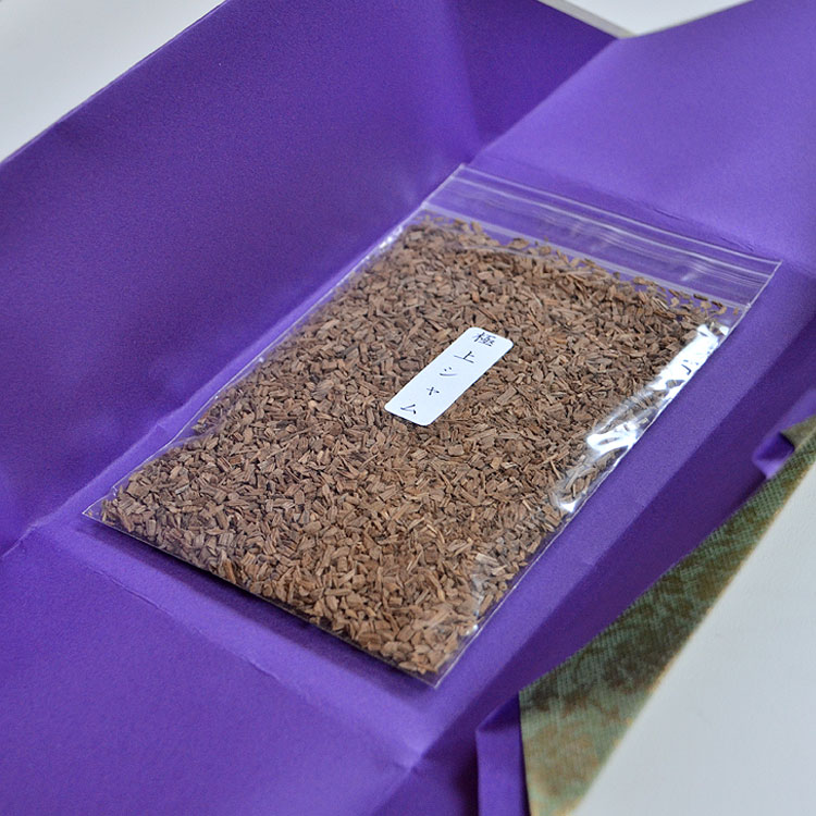 楽天市場】【桐箱】沈香［極上シャム］20g タトウ紙・桐箱入り【長川