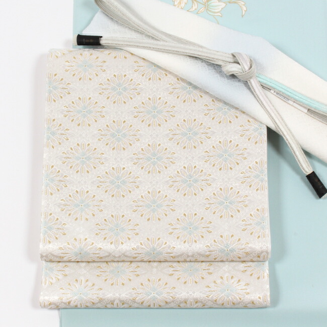 新品 フォーマルなお席に 西陣織六通柄袋帯『綿芯御仕立付』白 新品